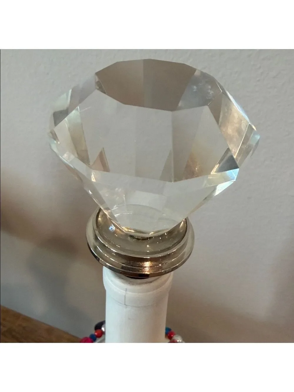 Faceted Crystle Wine Bottle Stopper, Silver Base with 3 Black Rubber Rings